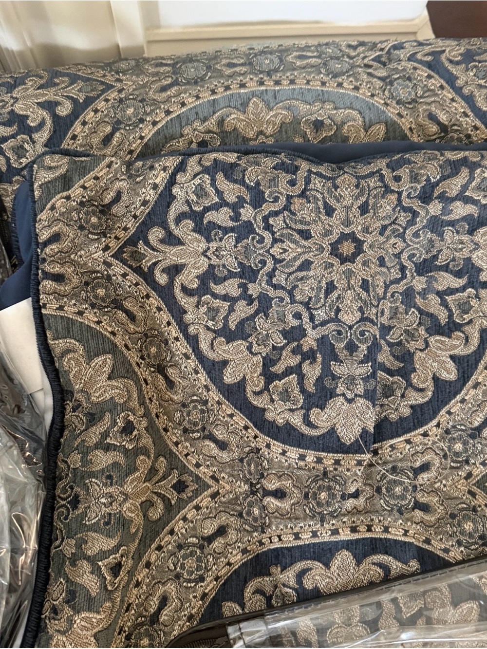J Queen Luxury Navy & Cream Medallion Comforter Set - King - Picture 2 of 2